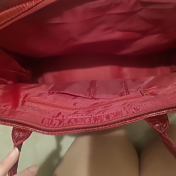 Elizabeth Arden Oversized Red Alligator Skin Faux Tote - Picture 11 of 15